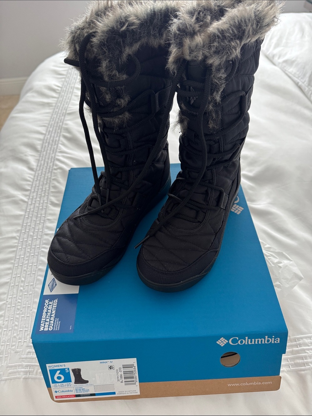 Columbia Black Women's Insulated Lace-Up Winter Boots with Faux Fur Cuff